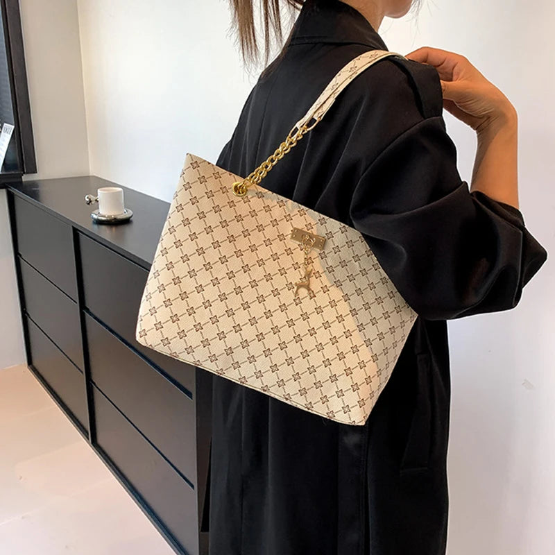New Luxury Presbyopia Tote Bag – Large Capacity Soft Leather Shoulder Bag with Gold Chain | Designer Style Women’s Handbag - Aussies Aura